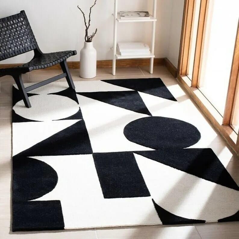 Black and White Geometric Pattern Rug