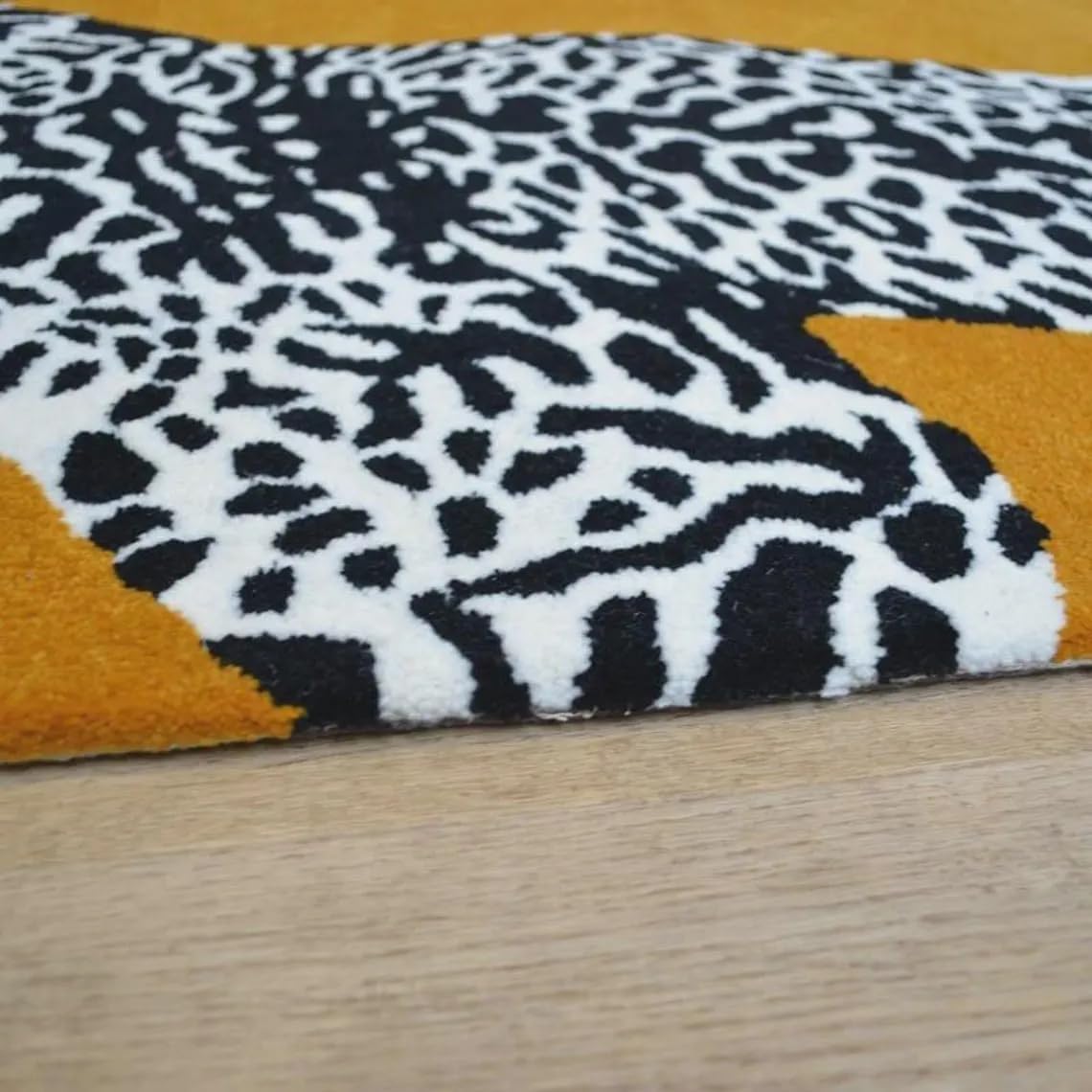 Climbing Jaguar Tufted Rug - Image 15