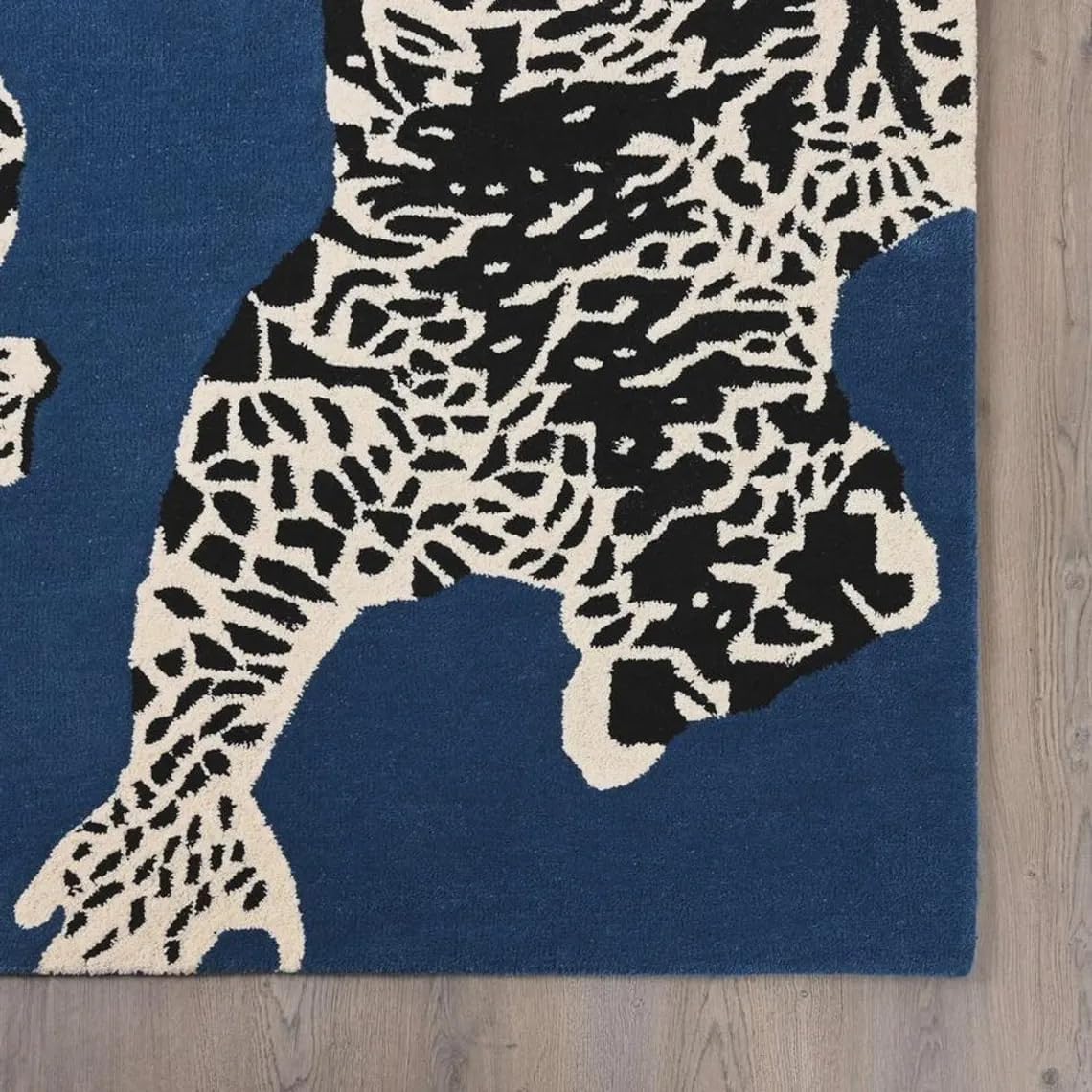 Climbing Jaguar Tufted Rug - Image 4