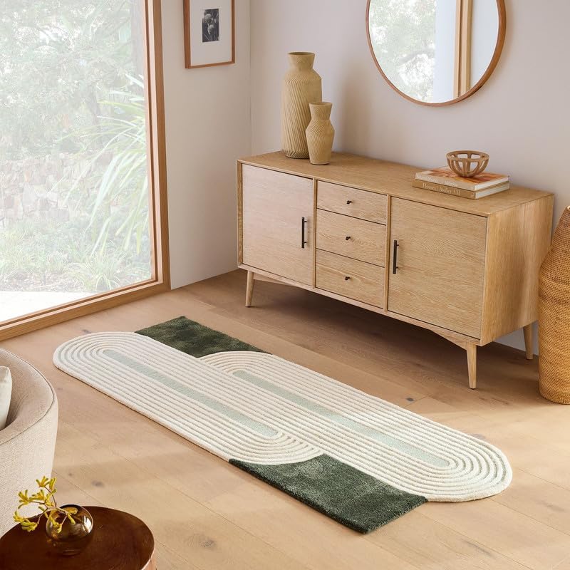 Irregular Shape Green and White Runner - Image 2