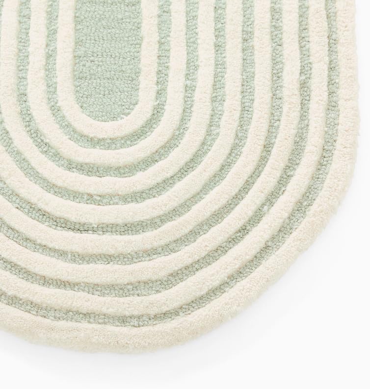 Irregular Shape Green and White Runner - Image 7