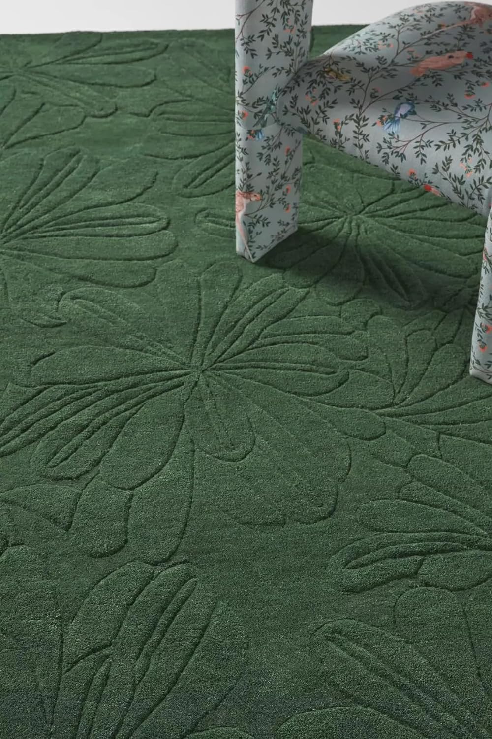 Sculpted Daisy Floral Design Rug - Image 2